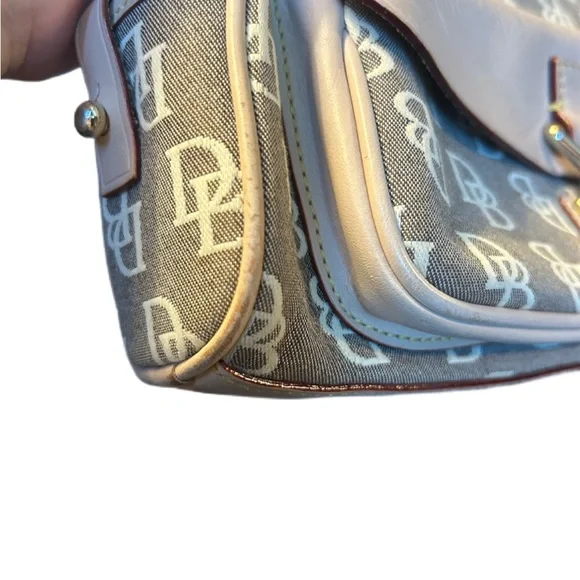 Dooney & Bourke Purse in great condition 7x10.5 - Picture 3 of 5